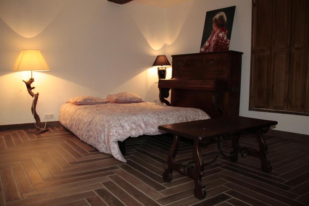 Hostel Du Lapin Blanc Сен-Бриё Экстерьер фото